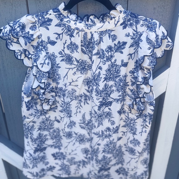 Blue & White Floral Ruffle Sleeve Top - Picture 2 of 2